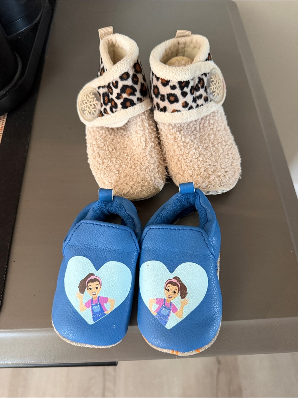 Infant baby girl slippers